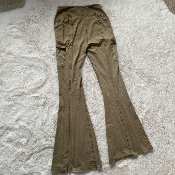 Urban outfitters out from under light army green cargo pocket flare leggings - Picture 2 of 7
